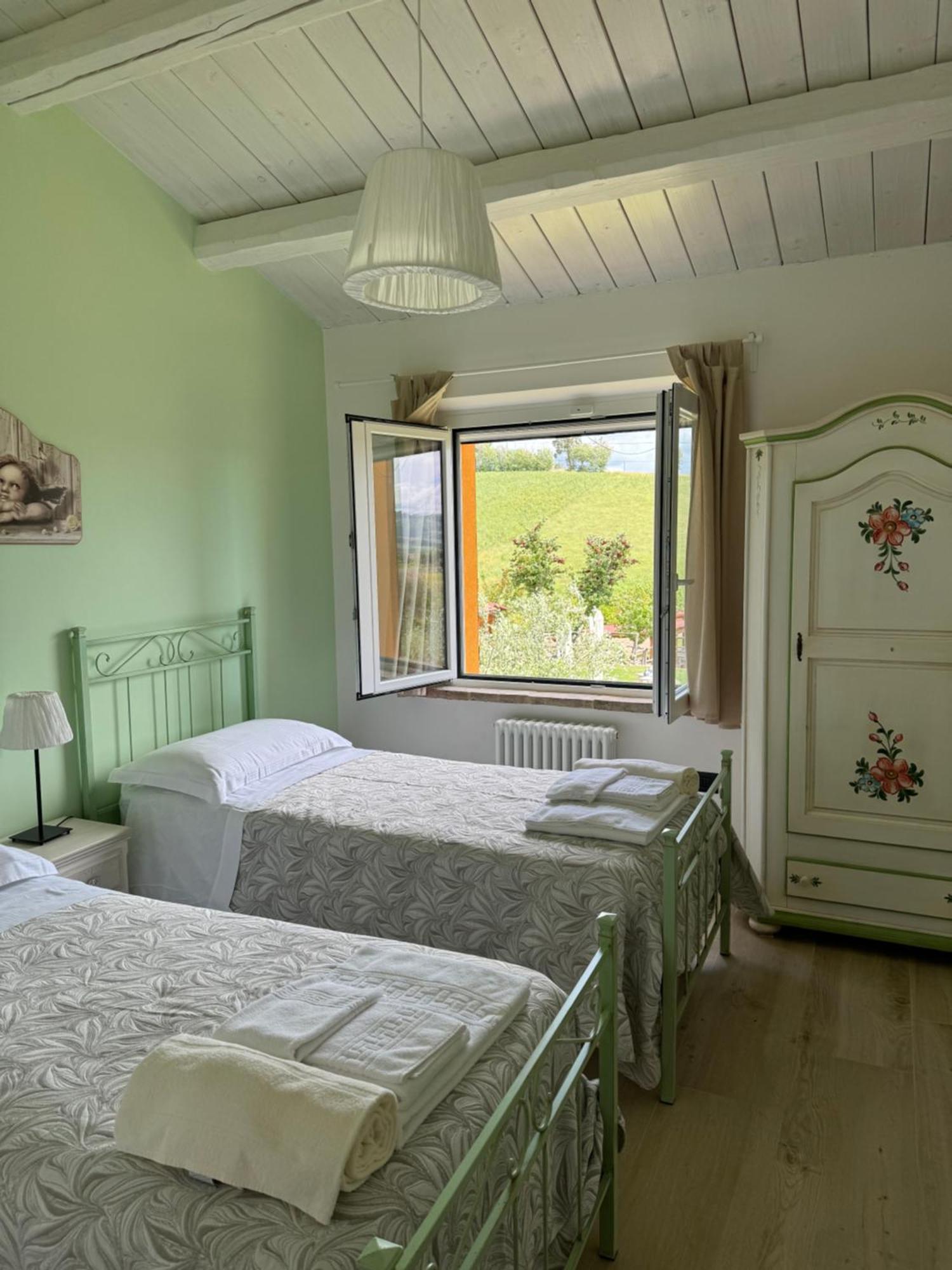 Montenovo Country House Ostra Vetere Chambre photo